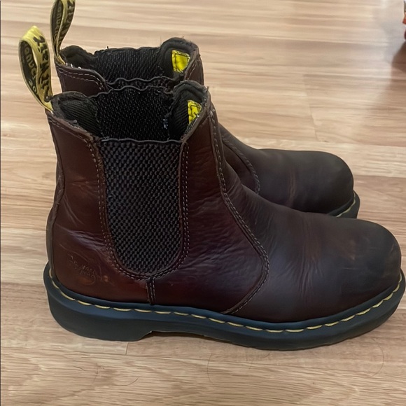 Dr. Martens Brown/Burgundy Leather Chelsea boot - Picture 4 of 7